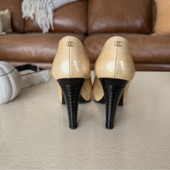 CHANEL Gold Sparkle Cut Out Black Cap Toe Patent Leather Heels - Picture 4 of 6